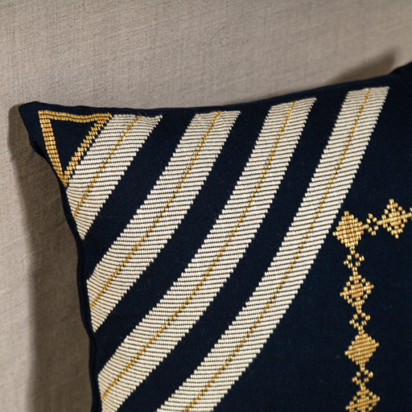 Handmade Woven Pillow pil-003