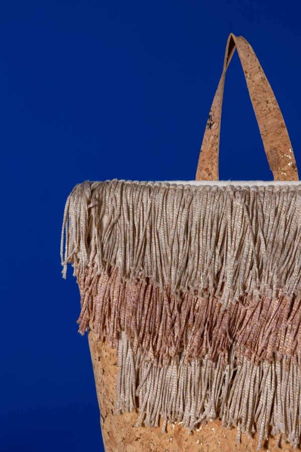 ΧΕΙΡΟΠΟΙΗΤΗ ΥΦΑΝΤΗ ΤΣΑΝΤΑ BACKPACK ΜΕ ΧΕΙΡΟΠΟΙΗΤΟ ΚΡΟΣΣΙ ΣΤΟΝ ΑΡΓΑΛΕΙΟ "ΚΑΛΛΙΟΠΗ"