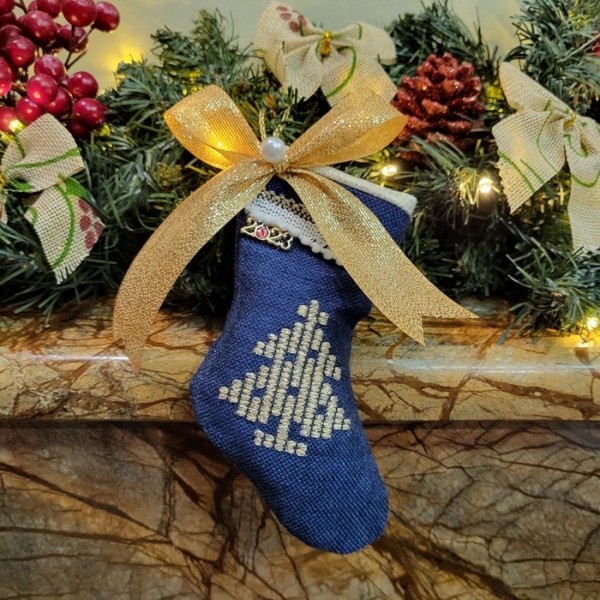 Mini Christmas Boot Tree with Pearl