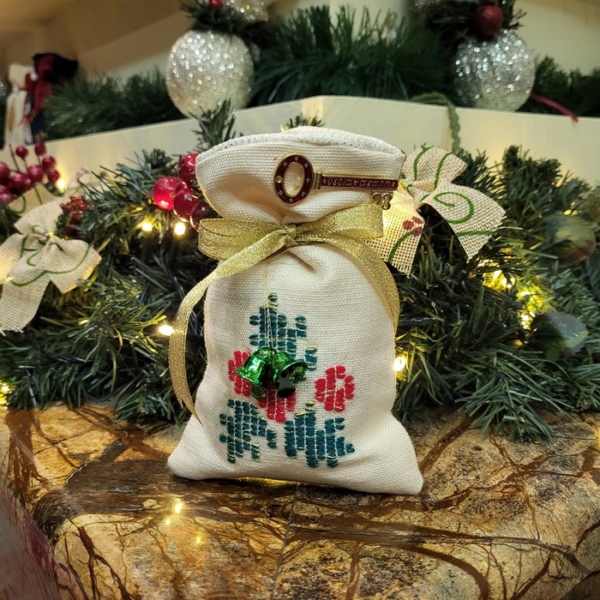 Christmas Woven Bag Mistletoe