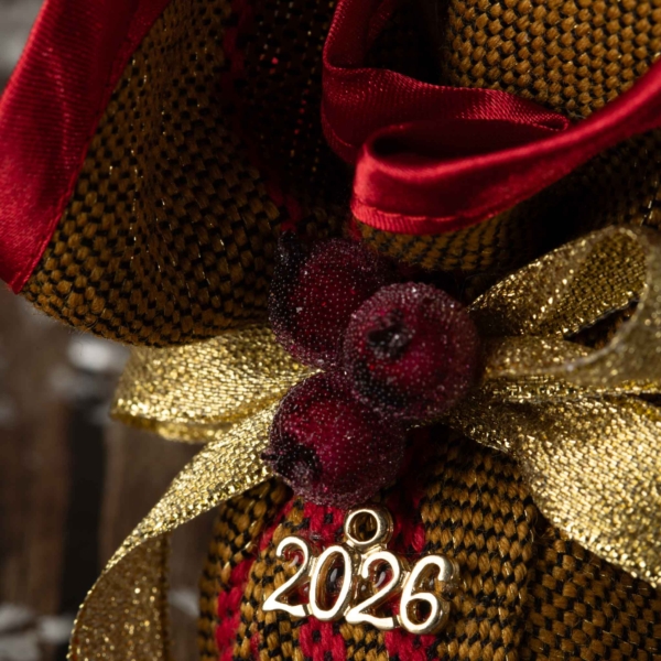 Small red-gold bauble