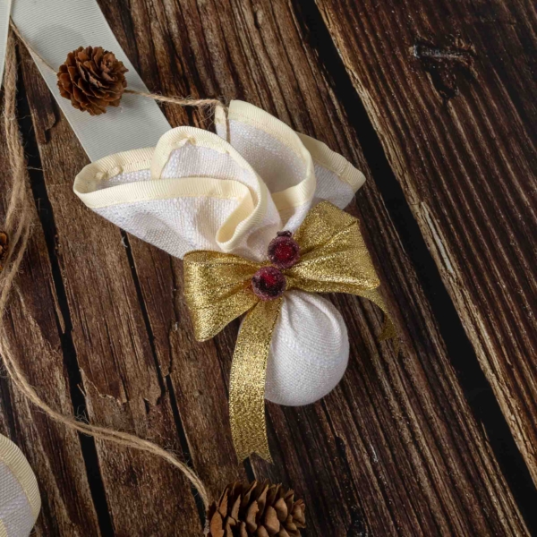 Christmas decorative piece with baubles