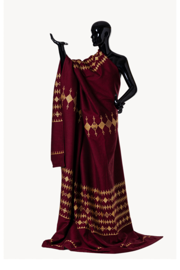 Handmade woven sofa throw in a burgundy shade with bronze diamond pattern “Imperial Bordeaux”