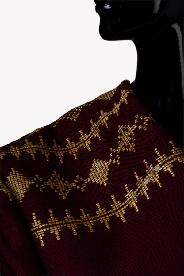 Handmade woven sofa throw in a burgundy shade with bronze diamond pattern “Imperial Bordeaux”