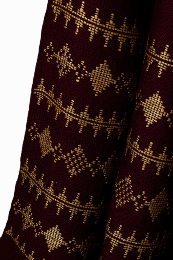 Handmade woven sofa throw in a burgundy shade with bronze diamond pattern “Imperial Bordeaux”